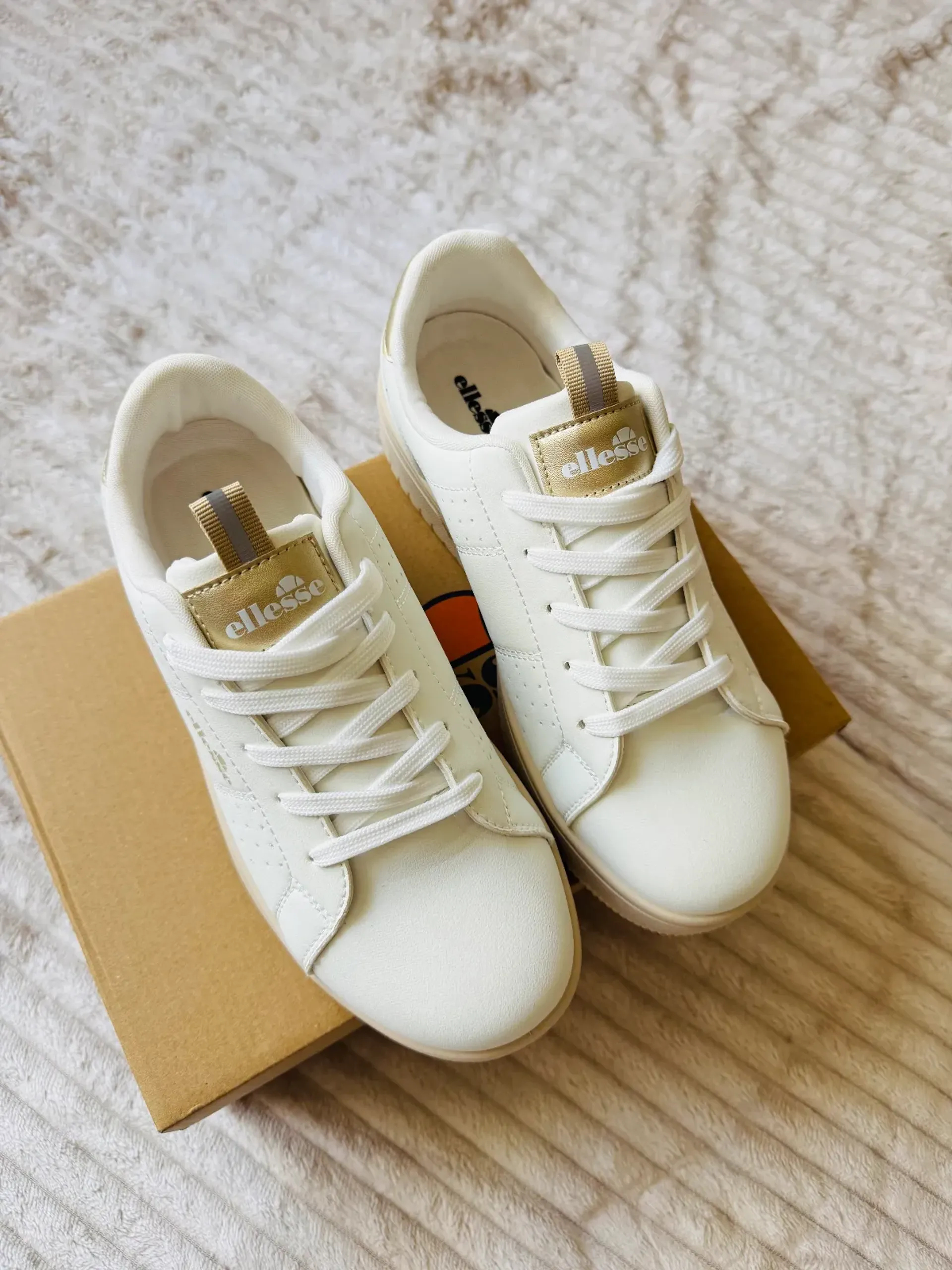 Новые женские кроссовки Ellesse Sandy White/Gold — размер 38 , фото 2 из 6