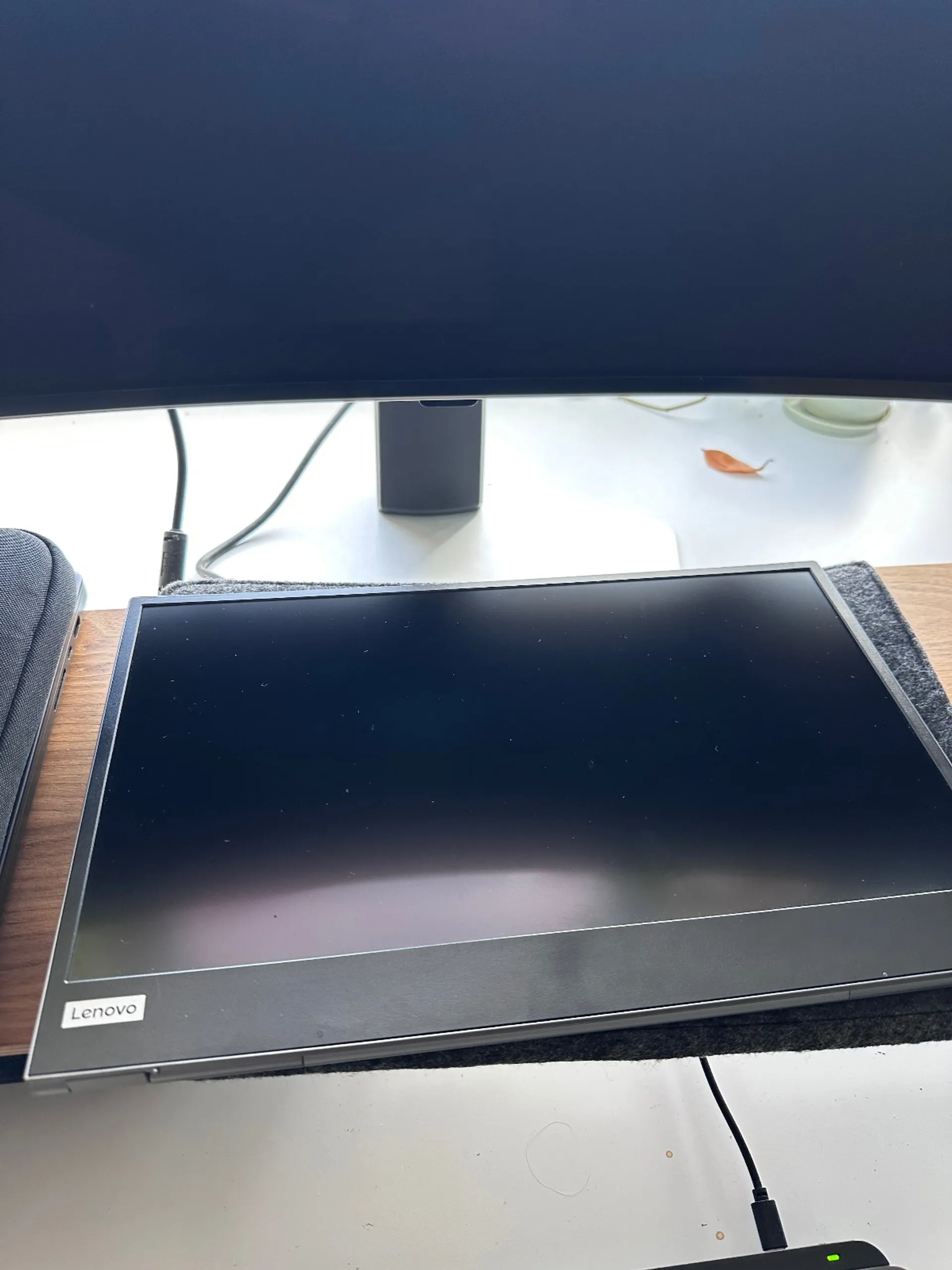 Портативный монитор Lenovo, фото 2 из 2