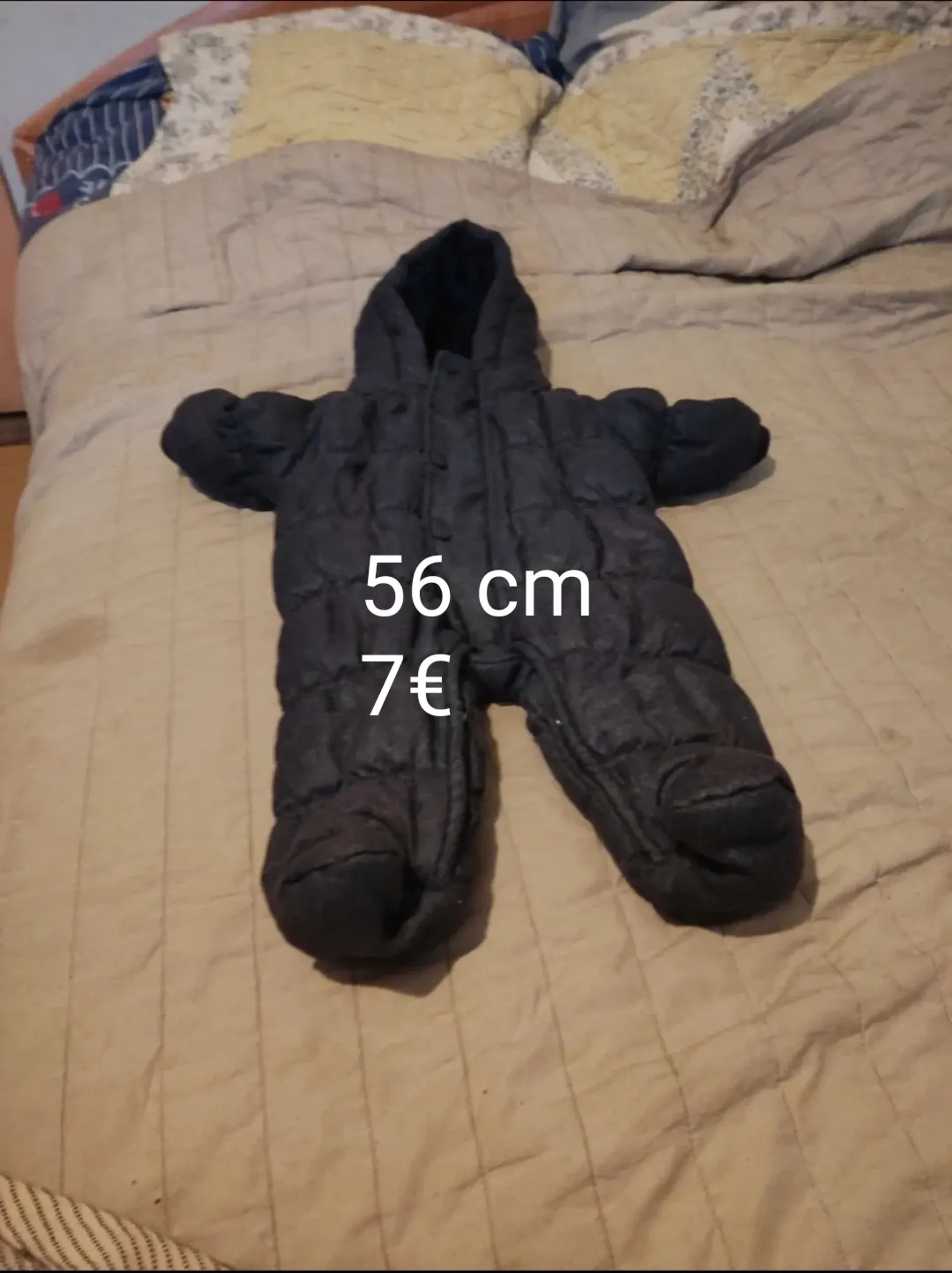 Pirmoji skelbimo nuotrauka: Tamsiai pilkas vaikiškas žiemos kombinezonas su gobtuvu, dydis 56 cm