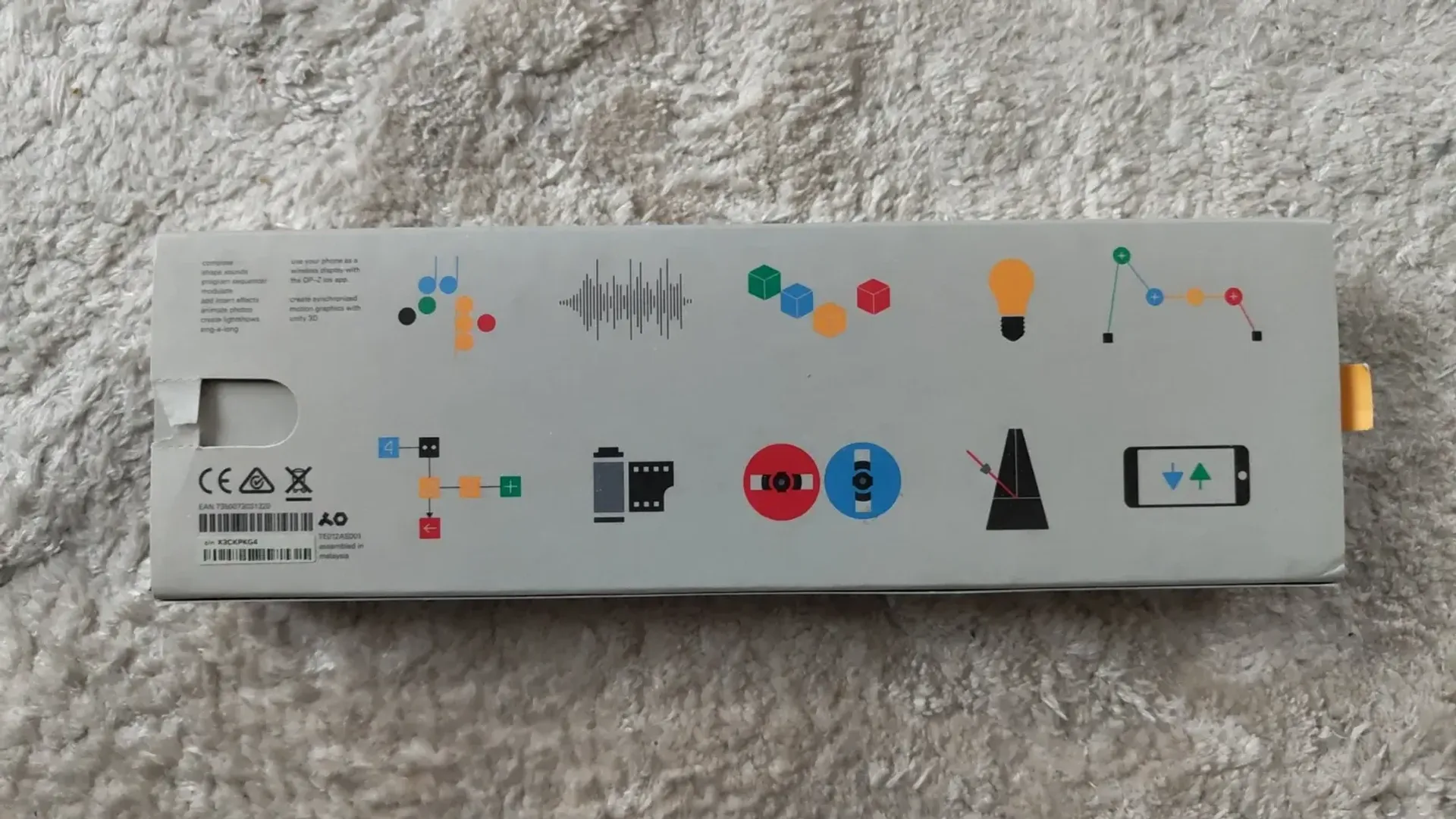 Pirmoji skelbimo nuotrauka: „Teenage Engineering OP-Z“ nešiojamasis sintezatorius „Groovebox“