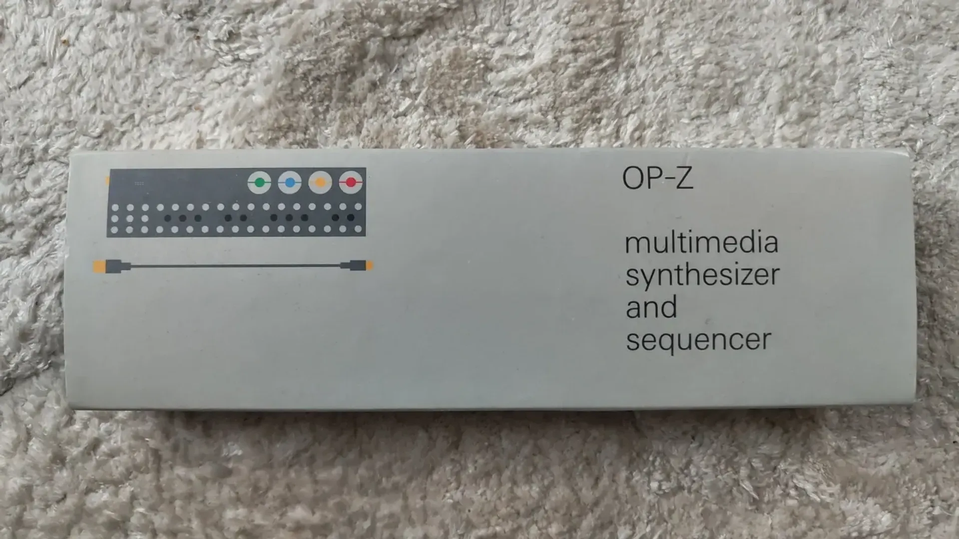 Pirmoji skelbimo nuotrauka: „Teenage Engineering OP-Z“ nešiojamasis sintezatorius „Groovebox“