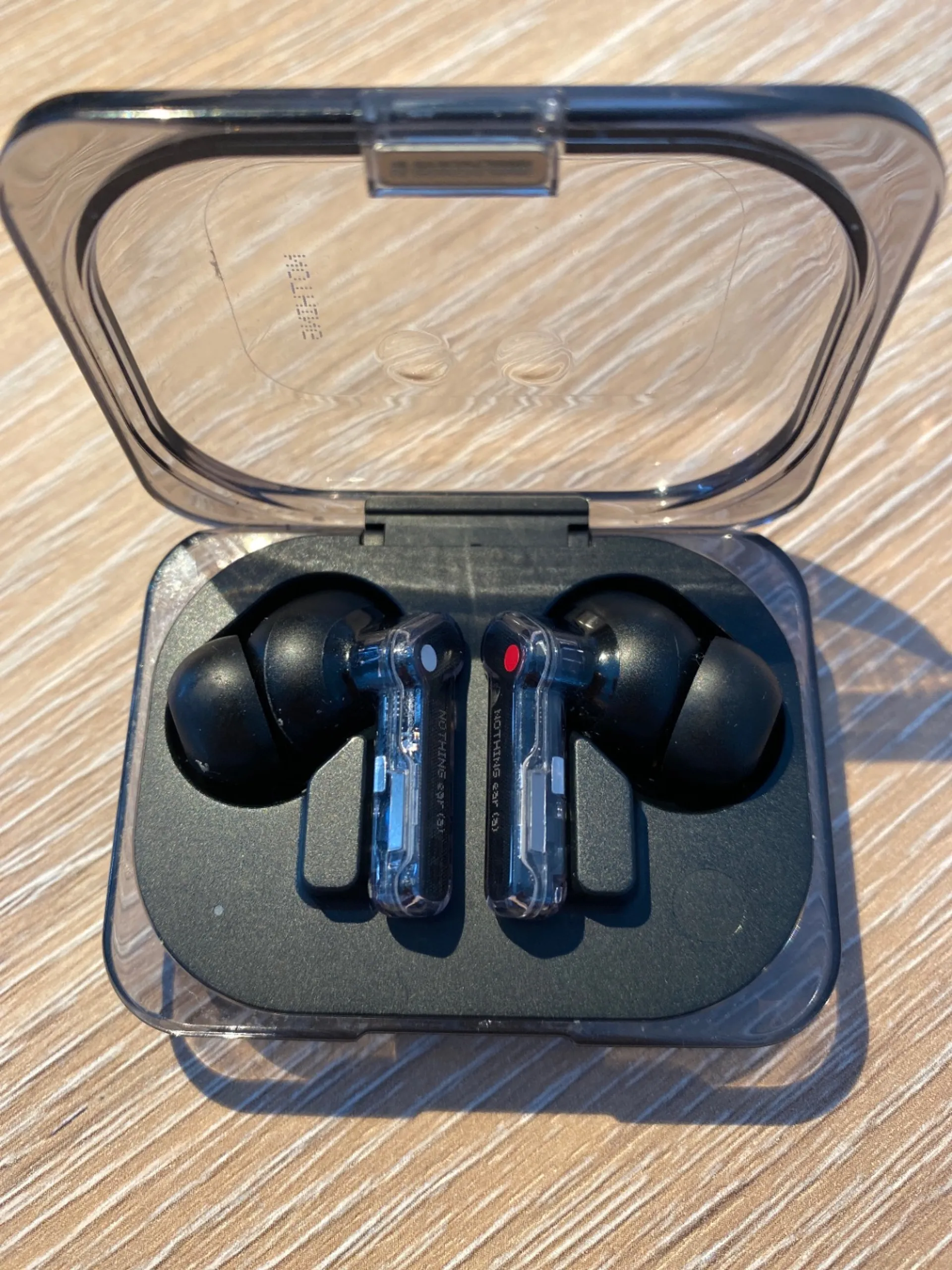 „Nothing Ear (stick)“ belaidės ausinės