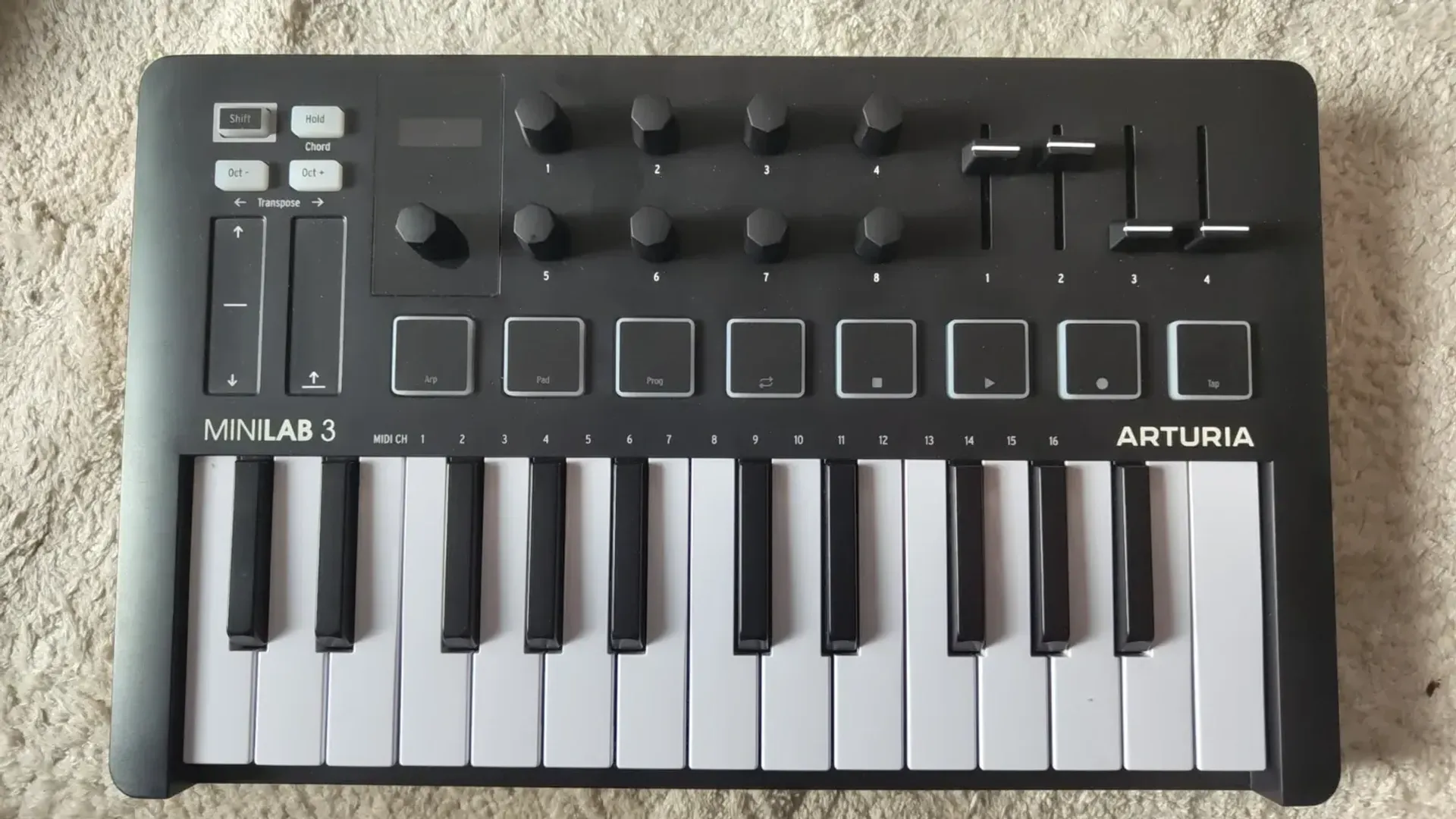 Pirmoji skelbimo nuotrauka: „Arturia MiniLab 3“ MIDI valdiklis