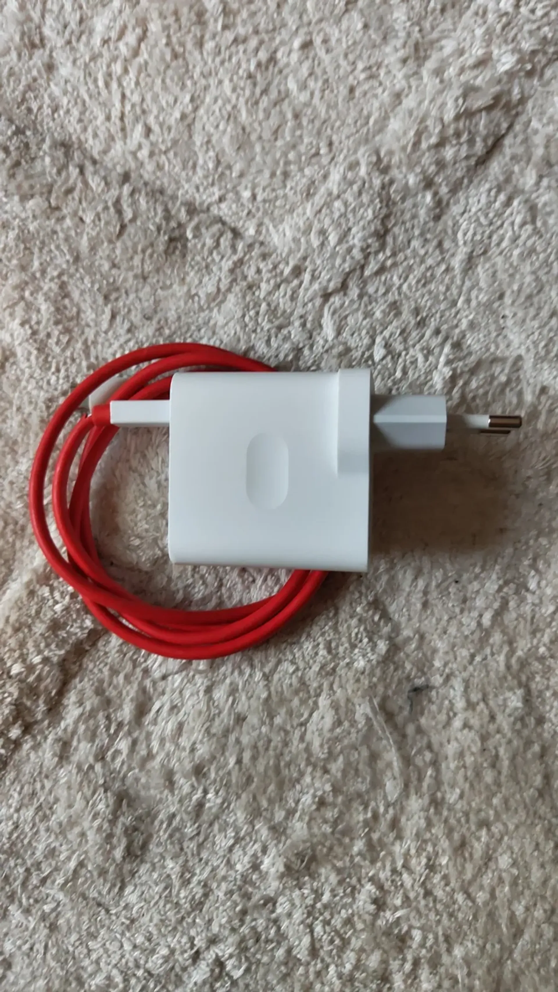 „OnePlus 6A Max Warp Charge 30“ maitinimo blokas, 1 nuotrauka iš 5