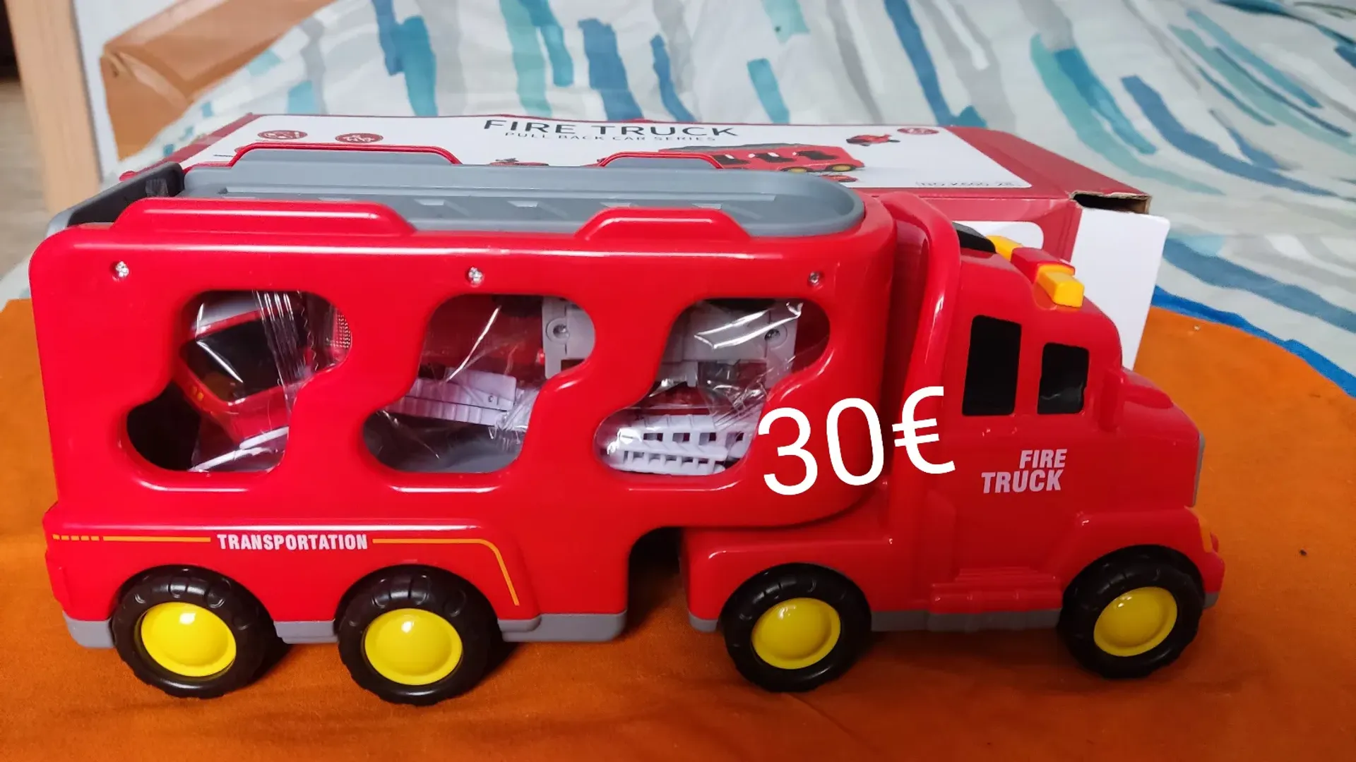 Pirmoji skelbimo nuotrauka: Gaisrininkų automobilis vaikams