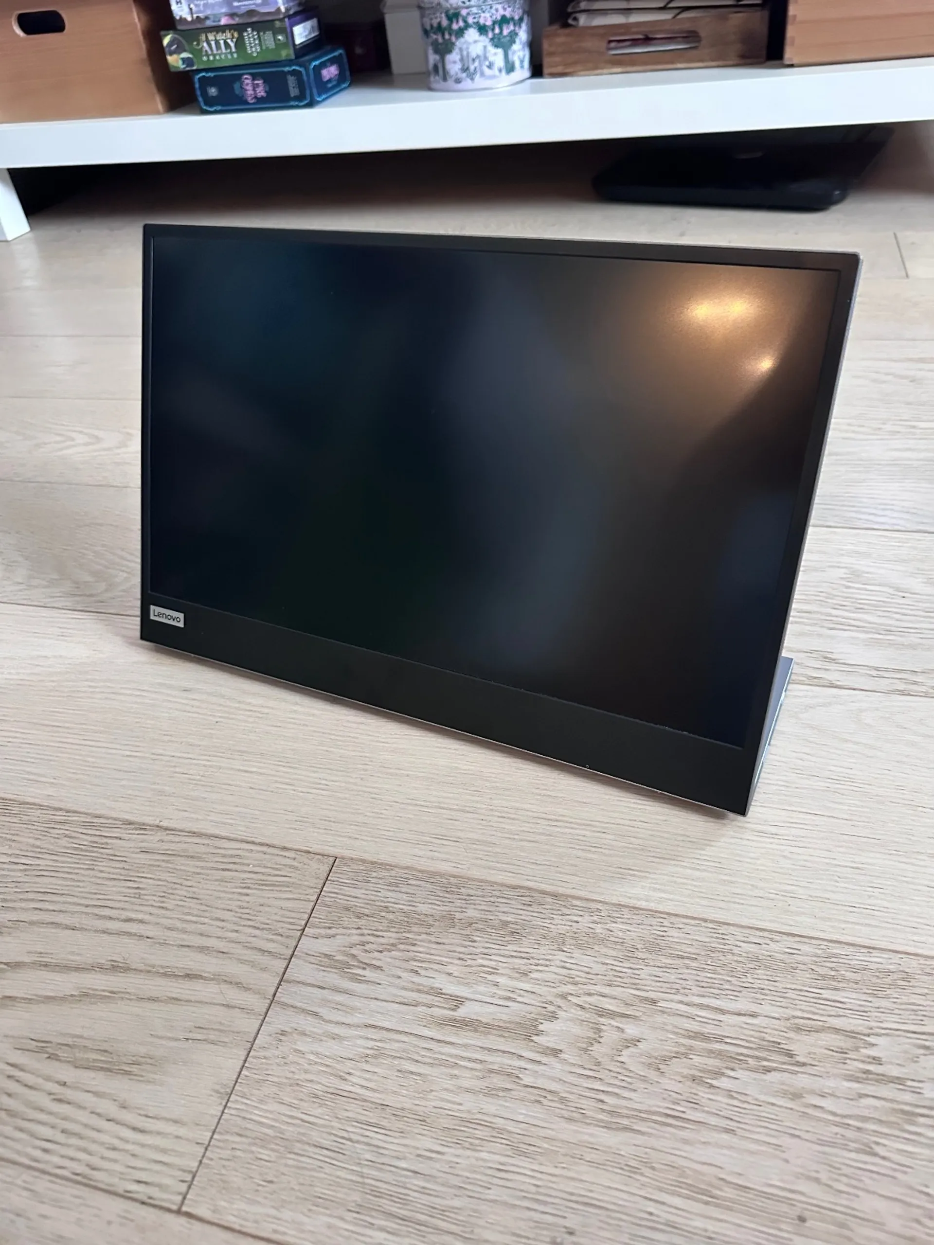 Портативный монитор Lenovo, фото 1 из 2